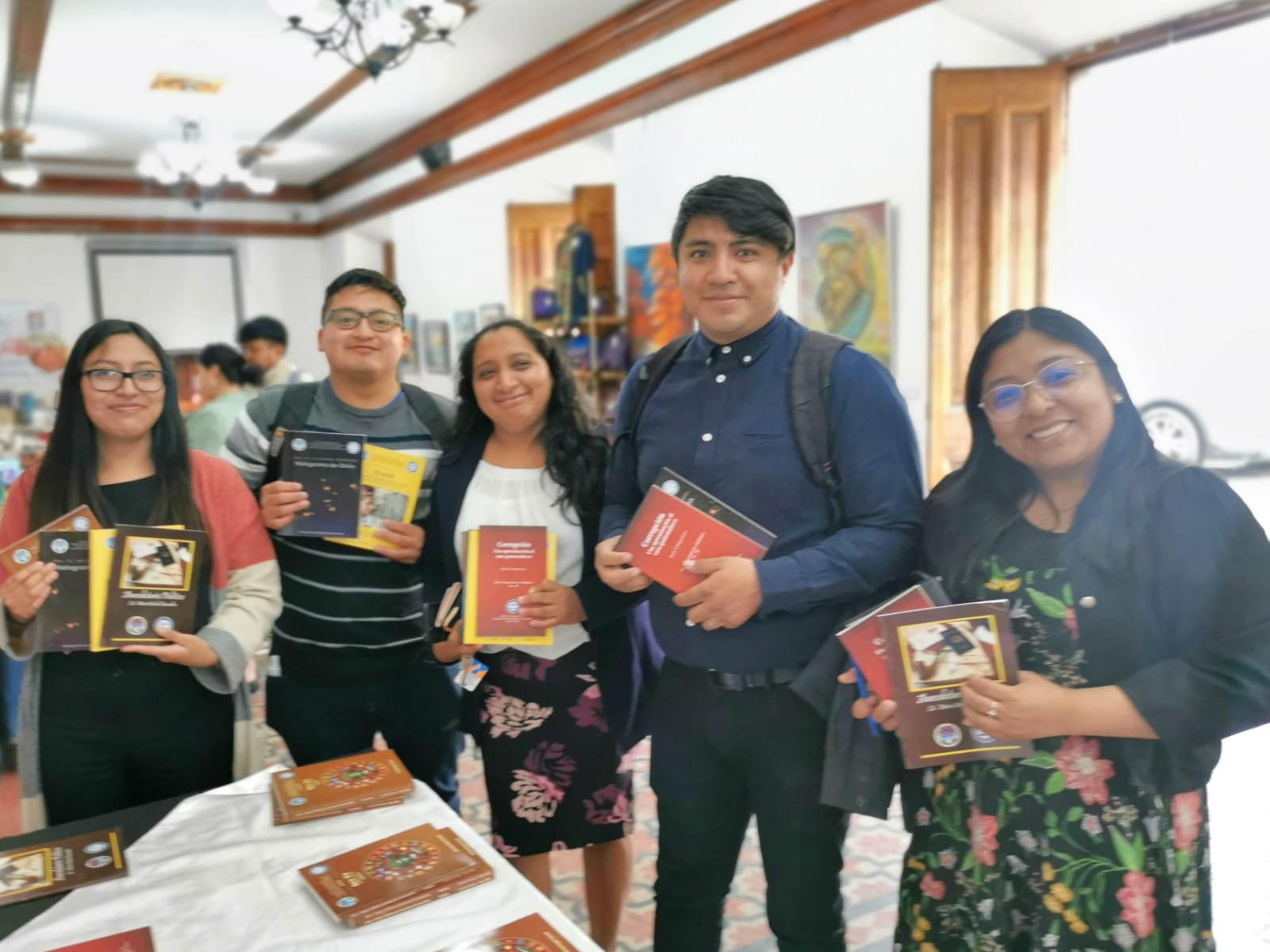 Entrega de ejemplares en II Festival del Libro